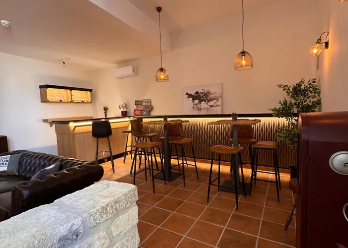 Apartahotel De Goya 4*